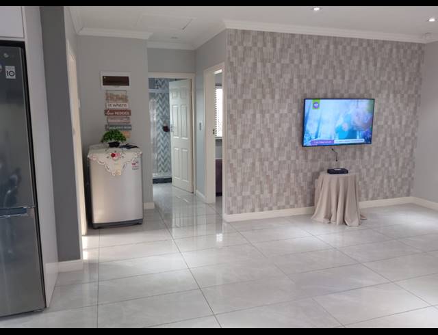 2 BEDROOM APARTMENT FOR SALE IN QUEENSBURGH CENTRAL